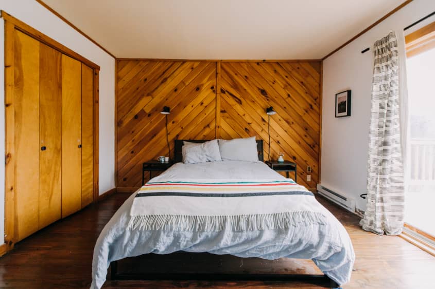 House Tour A Cozy Mountain Cabin in the Catskills Apartment Therapy